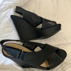 Beautiful platform black never wear 71/5 Chinese la undry